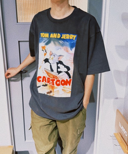 Футболка с принтом Том и Джерри, свободного кроя, короткий рукав, пигментная отделка, винтажный вид Minius, цвет угольно-серый
Футболка с принтом Том и Джерри, свободного кроя, короткий рукав, пигментная отделка, винтажный вид Minius, цвет угольно-серый