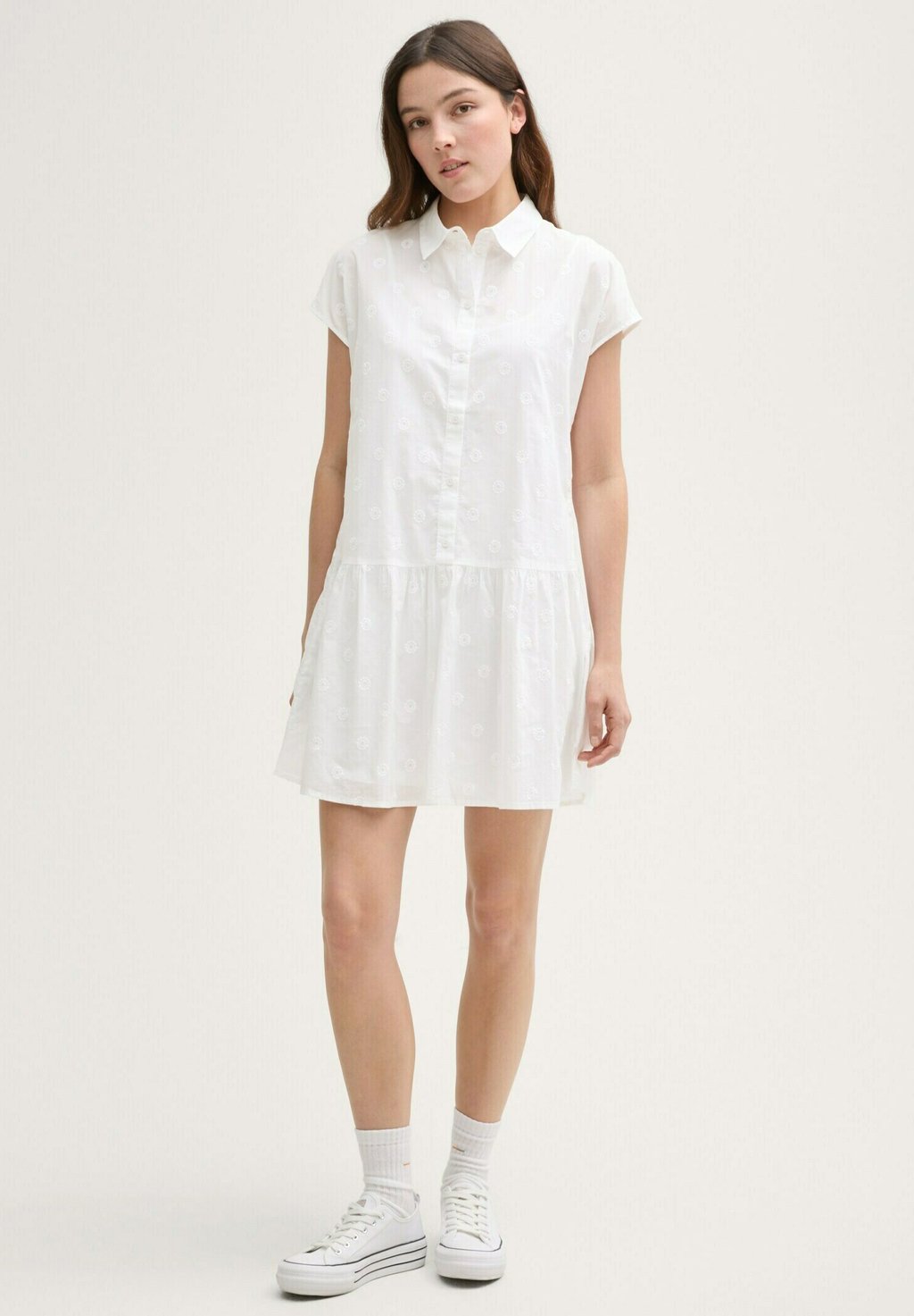 Платье-рубашка MIT STICKEREIEN TOM TAILOR DENIM, белый
Платье-рубашка MIT STICKEREIEN TOM TAILOR DENIM, белый