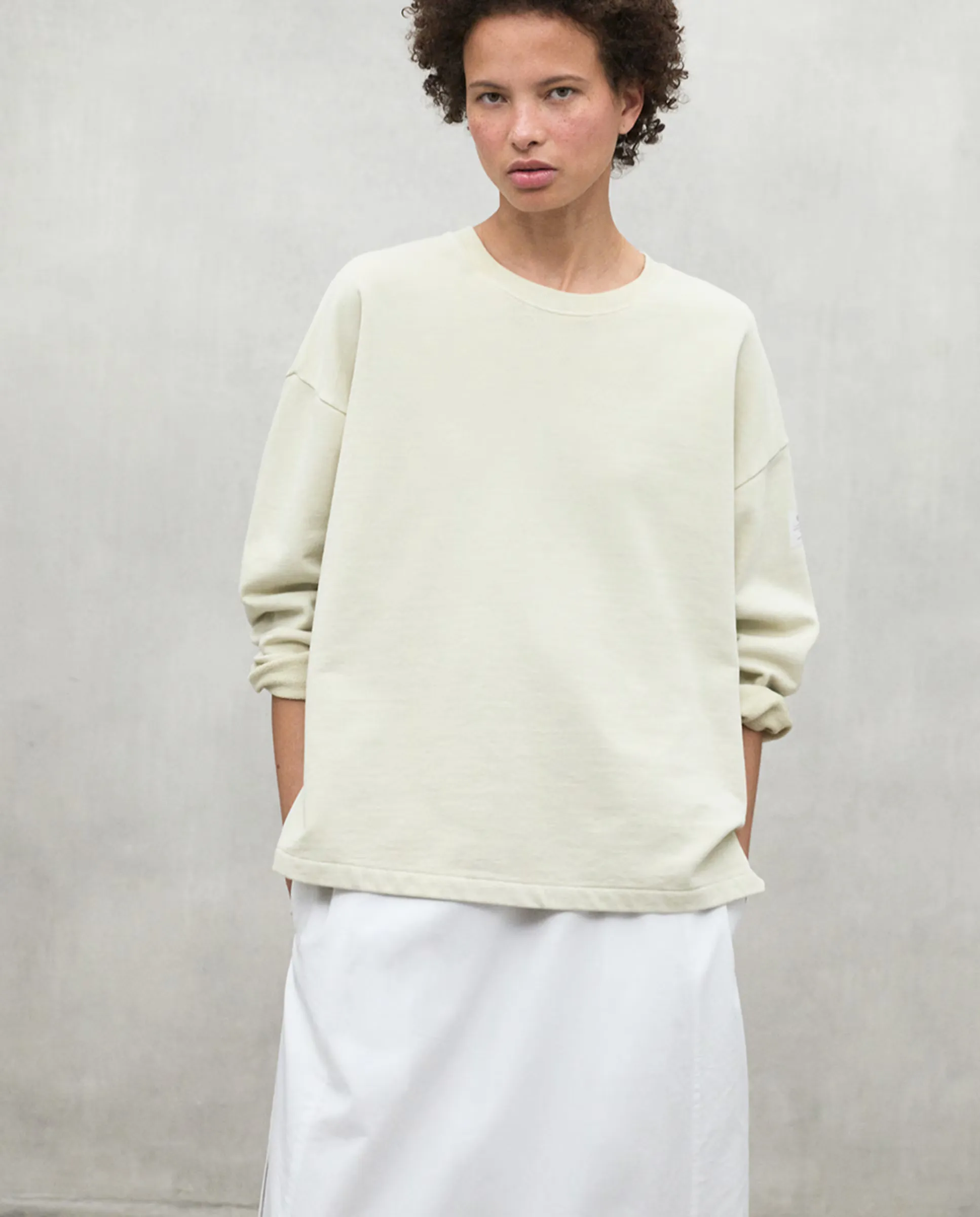 Женский оверсайт свитшот с круглым вырезом Ecoalf, бежевый
Женский оверсайт свитшот с круглым вырезом Ecoalf, бежевый