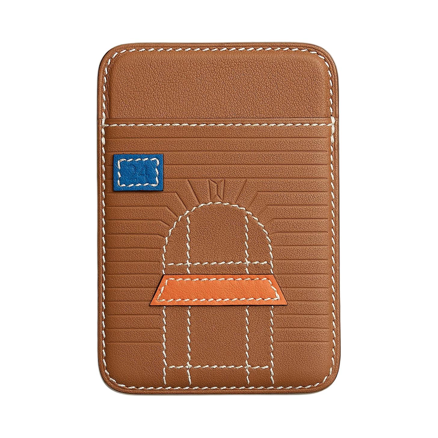 HERMES Магсейф картхолдер из телячьей кожи унисекс золотой и французский синий и оранжевый
HERMES Магсейф картхолдер из телячьей кожи унисекс золотой и французский синий и оранжевый