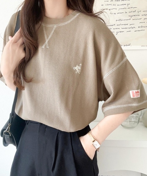 Футболка с короткими рукавами, жатого материала, с вышивкой, бренд JaVa Collaboration, цвет мокко
Футболка с короткими рукавами, жатого материала, с вышивкой, бренд JaVa Collaboration, цвет мокко