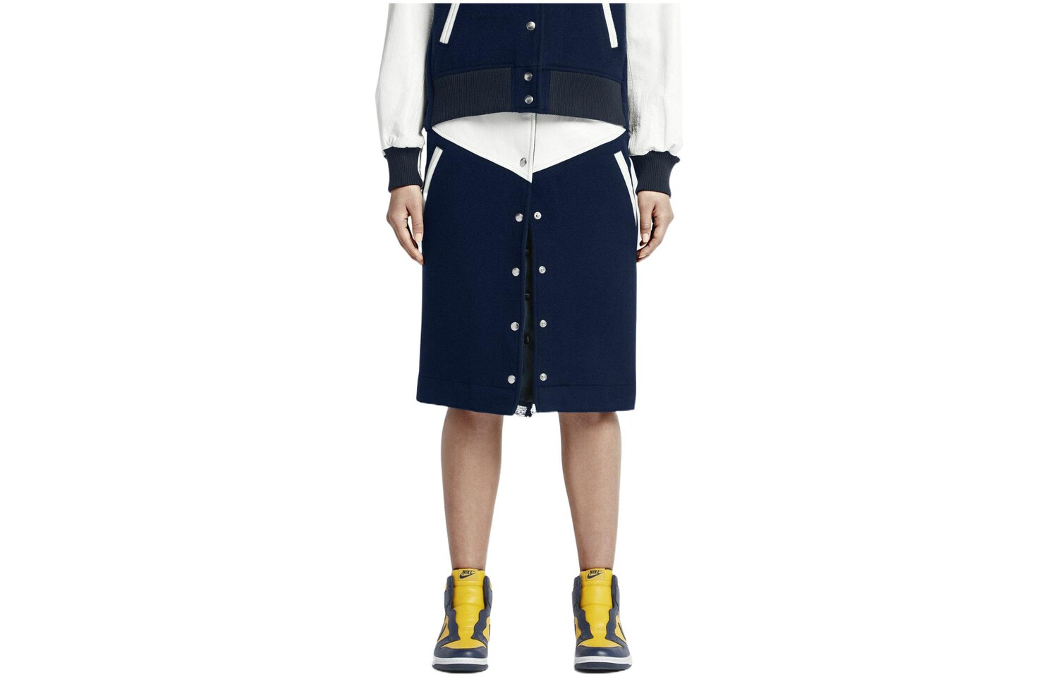 Повседневная длинная юбка женская синяя Nike
Повседневная длинная юбка женская синяя Nike