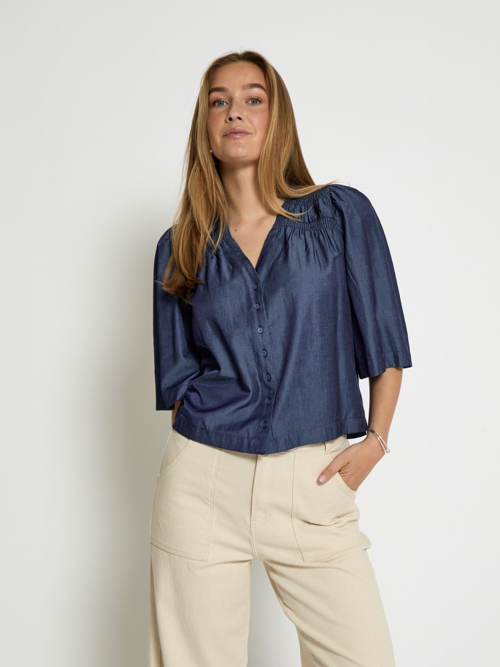 Рубашка из темного денима minus
Рубашка из темного денима minus