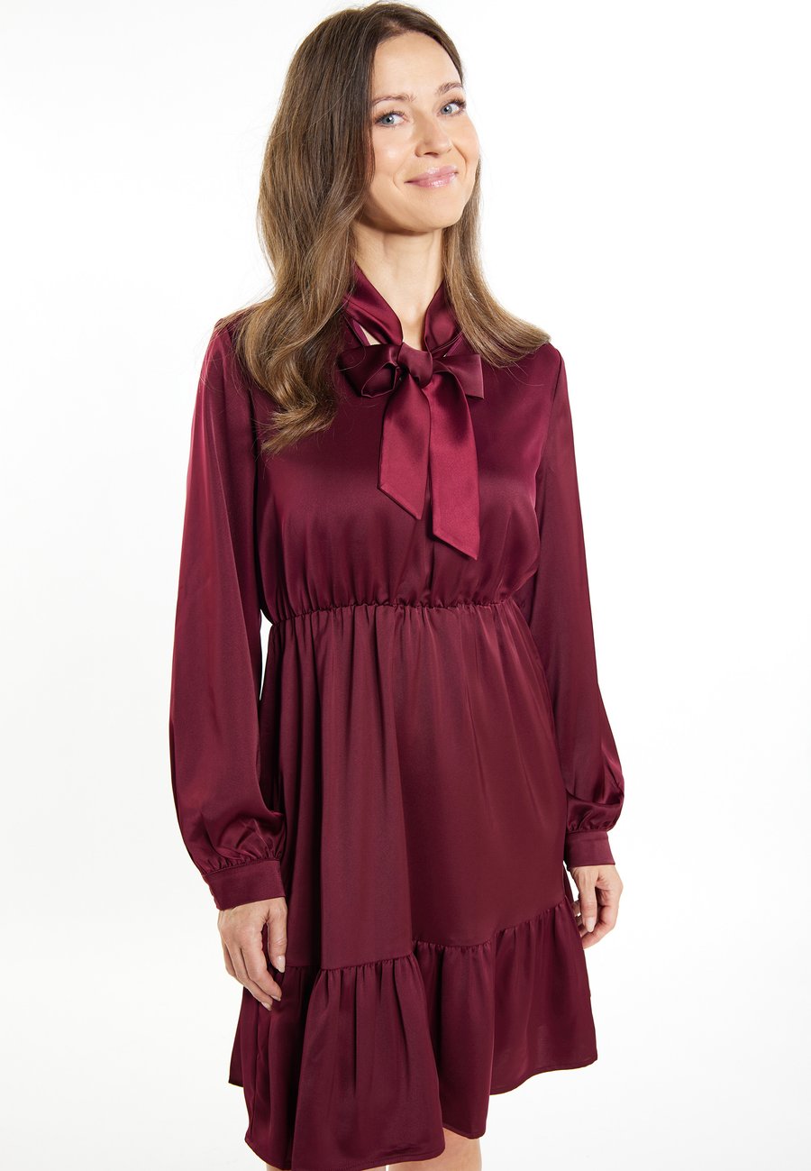 Платье usha Day dress, Weinrot/Red
Платье usha Day dress, Weinrot/Red