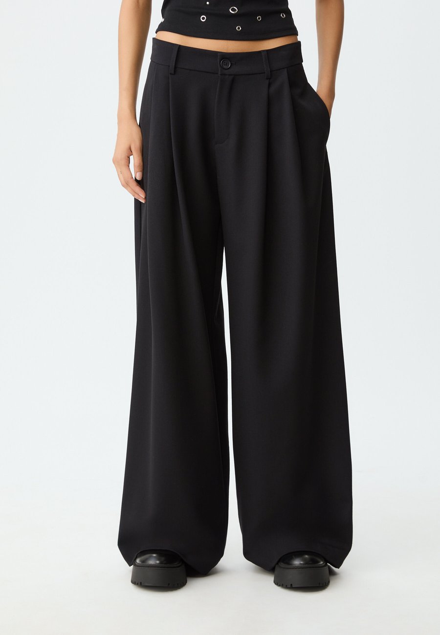 Брюки Stradivarius WIDE LEG SMART WITH DARTS, Black
Брюки Stradivarius WIDE LEG SMART WITH DARTS, Black