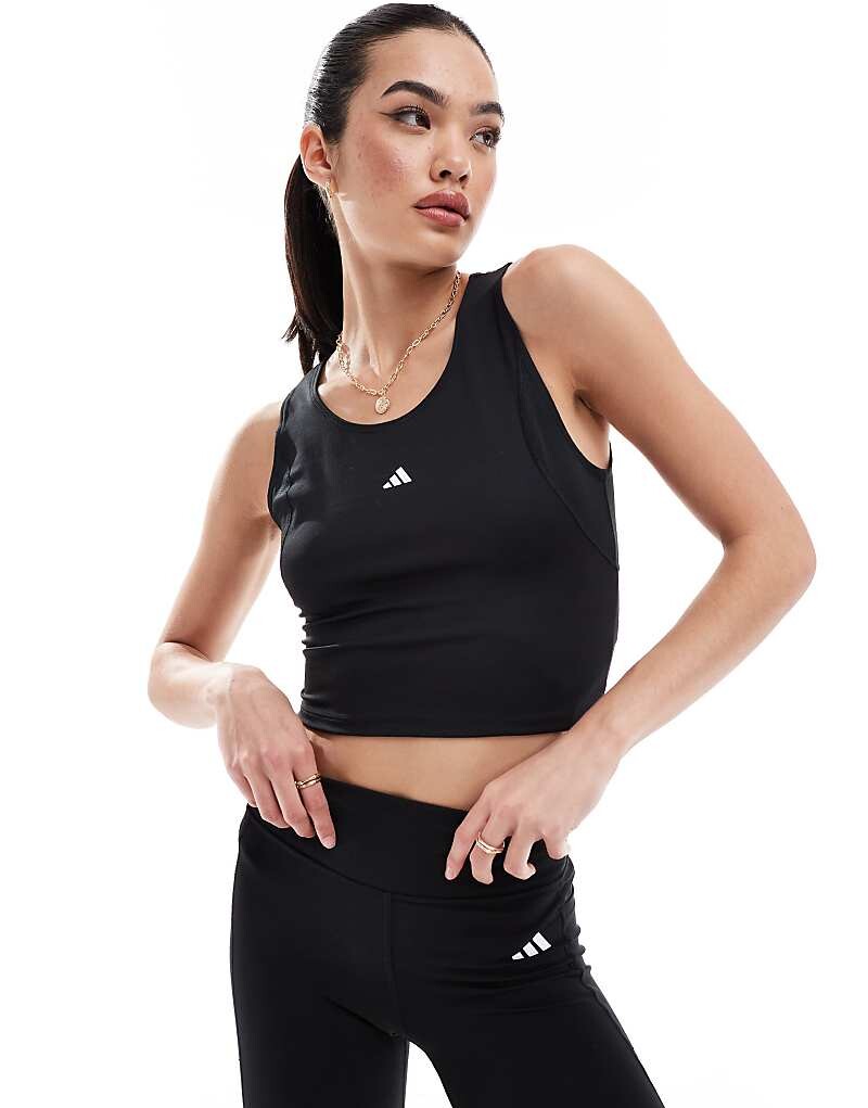 Черная майка adidas Training Tech-Fit
Черная майка adidas Training Tech-Fit