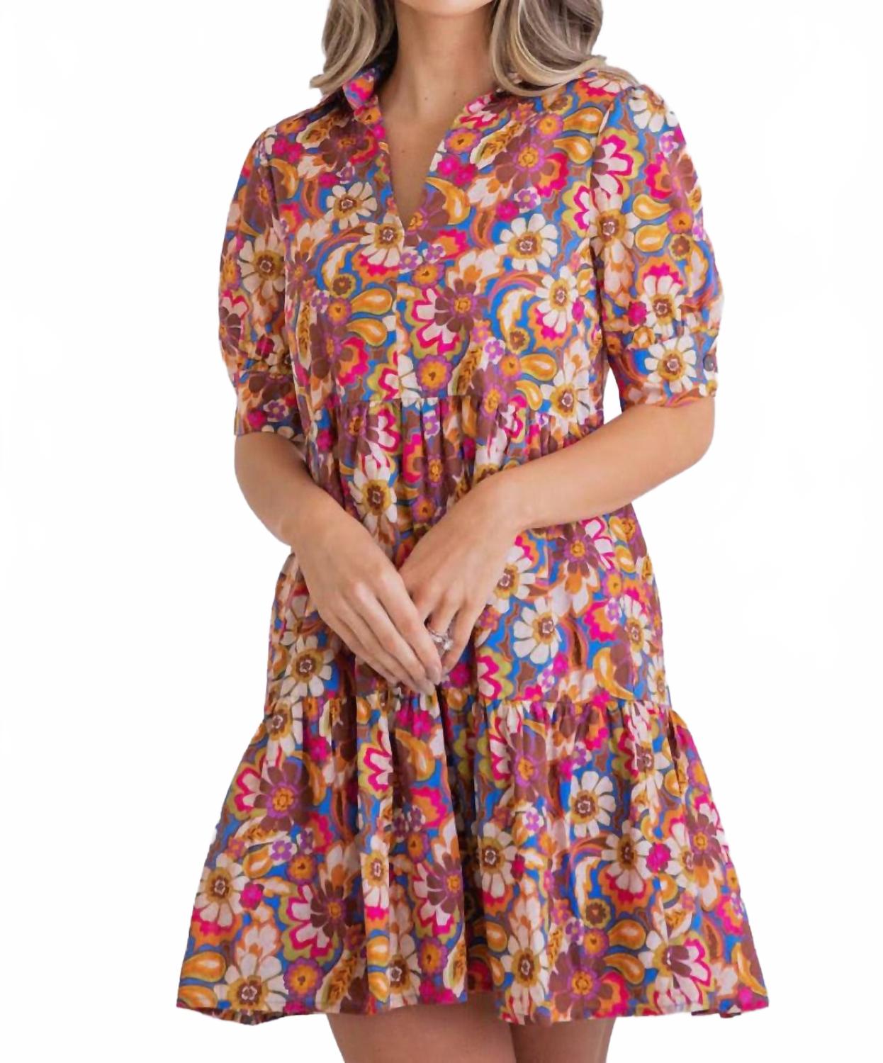 Цветочное платье с V-образным вырезом и ярусами в мультиколоре Karlie
Цветочное платье с V-образным вырезом и ярусами в мультиколоре Karlie