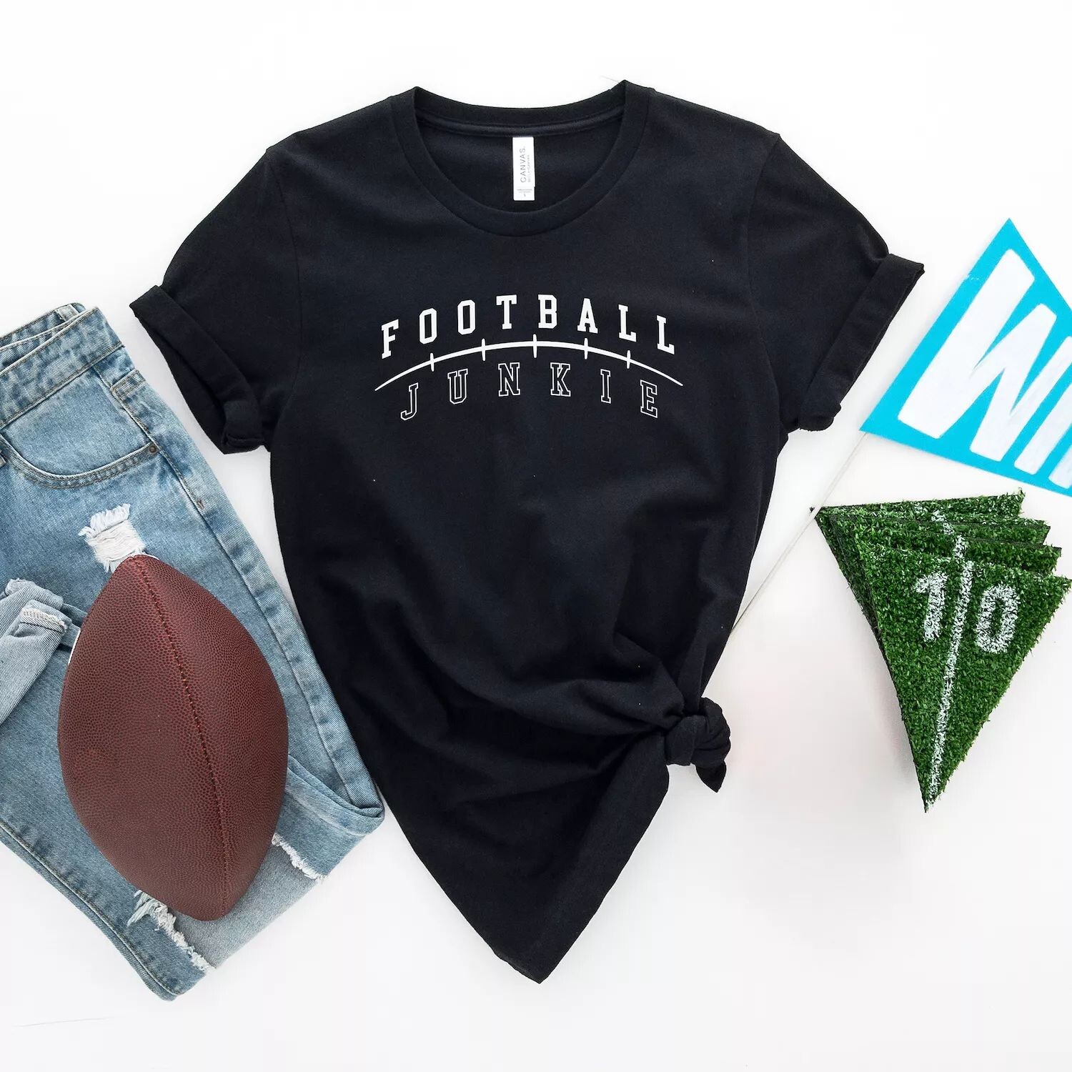 Футболка Football Junkie с короткими рукавами и графическим рисунком Simply Sage Market
Футболка Football Junkie с короткими рукавами и графическим рисунком Simply Sage Market