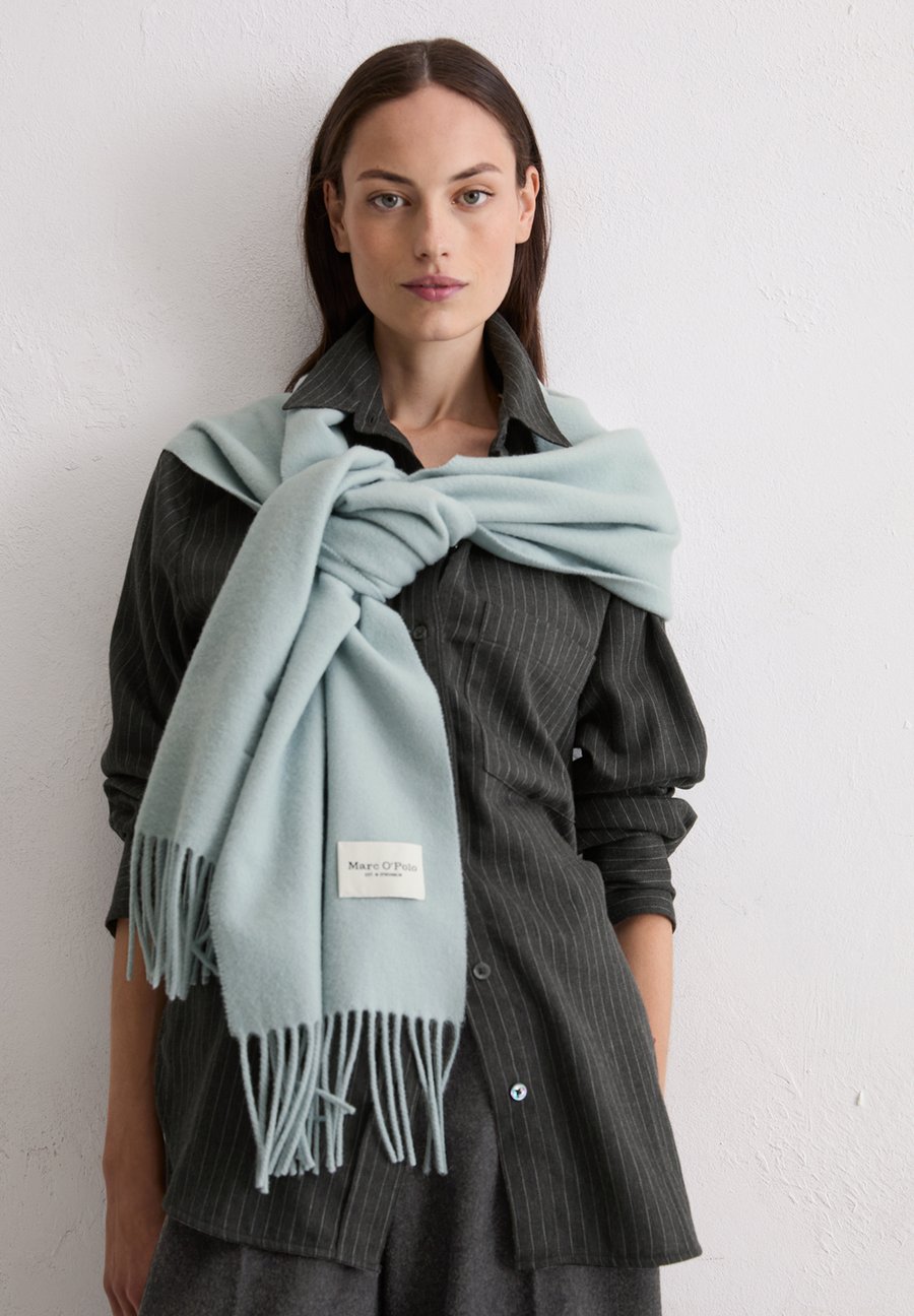 Шарф Marc O'Polo EXTRA LONG STYLE FRINGES, Silvery Blue/Light Blue
Шарф Marc O'Polo EXTRA LONG STYLE FRINGES, Silvery Blue/Light Blue