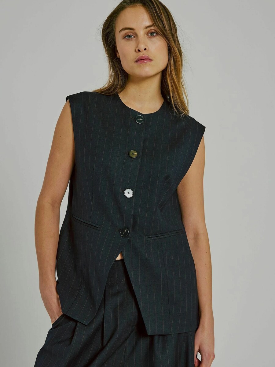 Костюмный жилет NORR Kandria, коричневый
Костюмный жилет NORR Kandria, коричневый