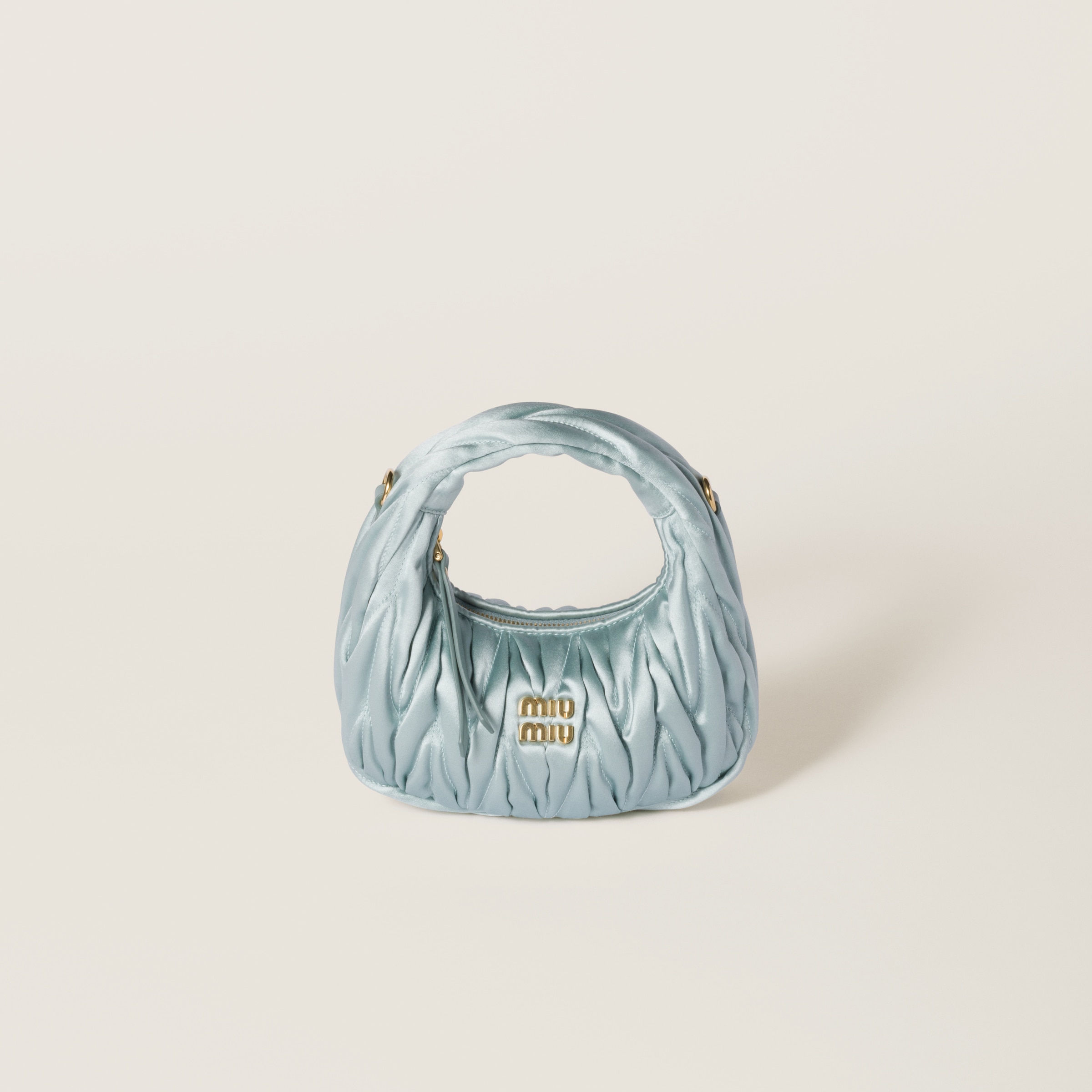 Мини-сумка Wander из сатина мателлассе MIU MIU, голубой
Мини-сумка Wander из сатина мателлассе MIU MIU, голубой