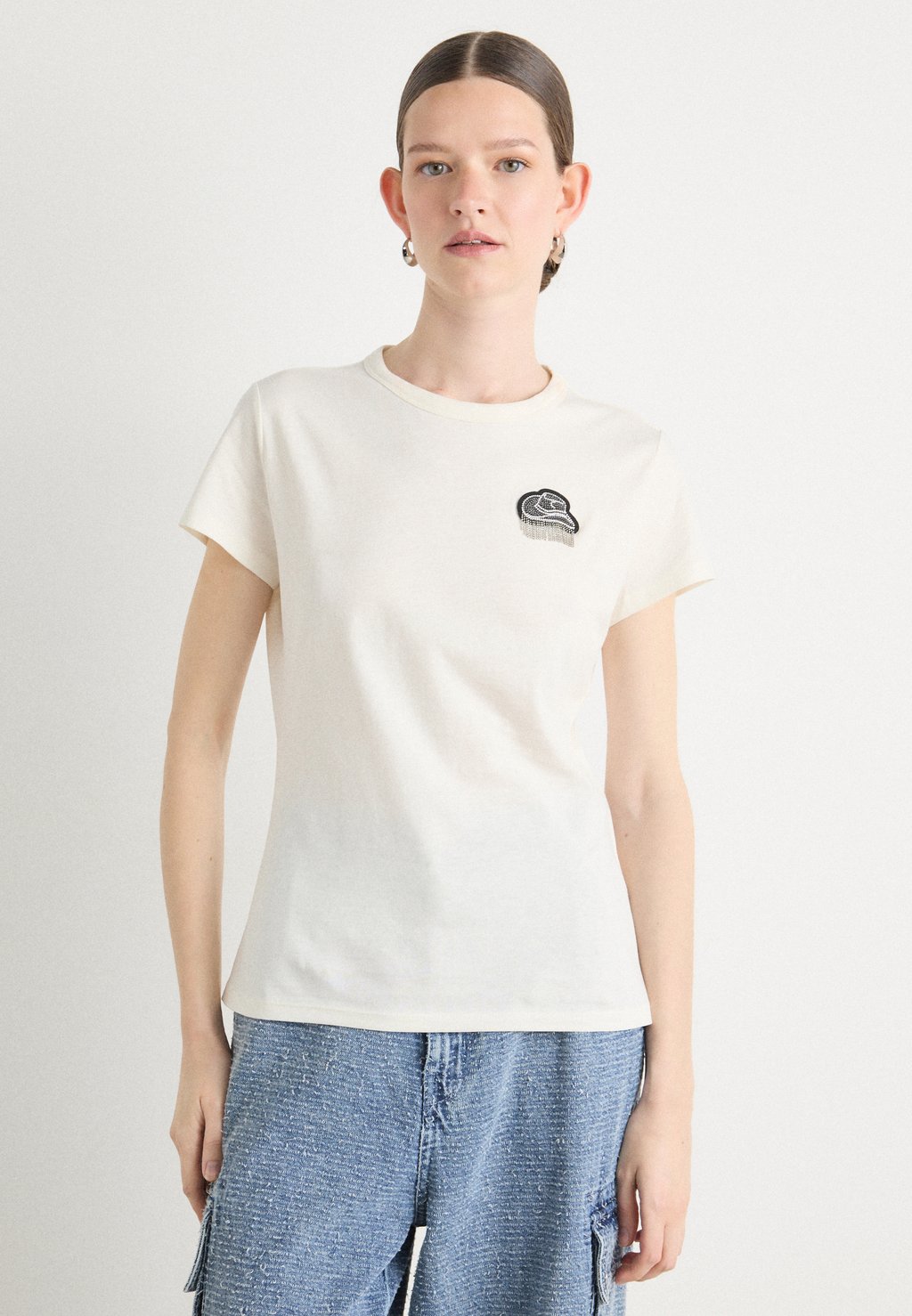 Футболка с принтом ENDORA BOSS, белый
Футболка с принтом ENDORA BOSS, белый