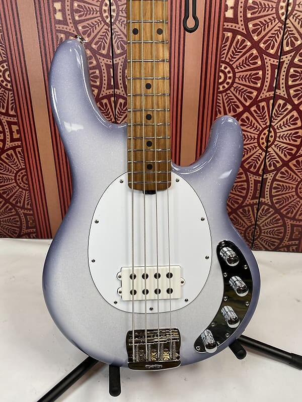 Басс гитара Ernie Ball Music Man Stingray Special Bass Guitar 2023 - Snowy Night w/ Maple Fretboard
Басс гитара Ernie Ball Music Man Stingray Special Bass Guitar 2023 - Snowy Night w/ Maple Fretboard