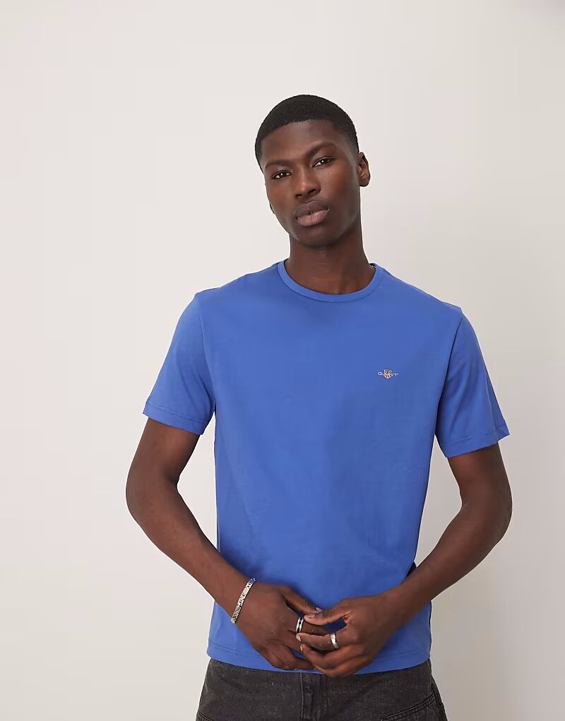 Футболка с логотипом GANT Shield, средне-синего цвета
Футболка с логотипом GANT Shield, средне-синего цвета