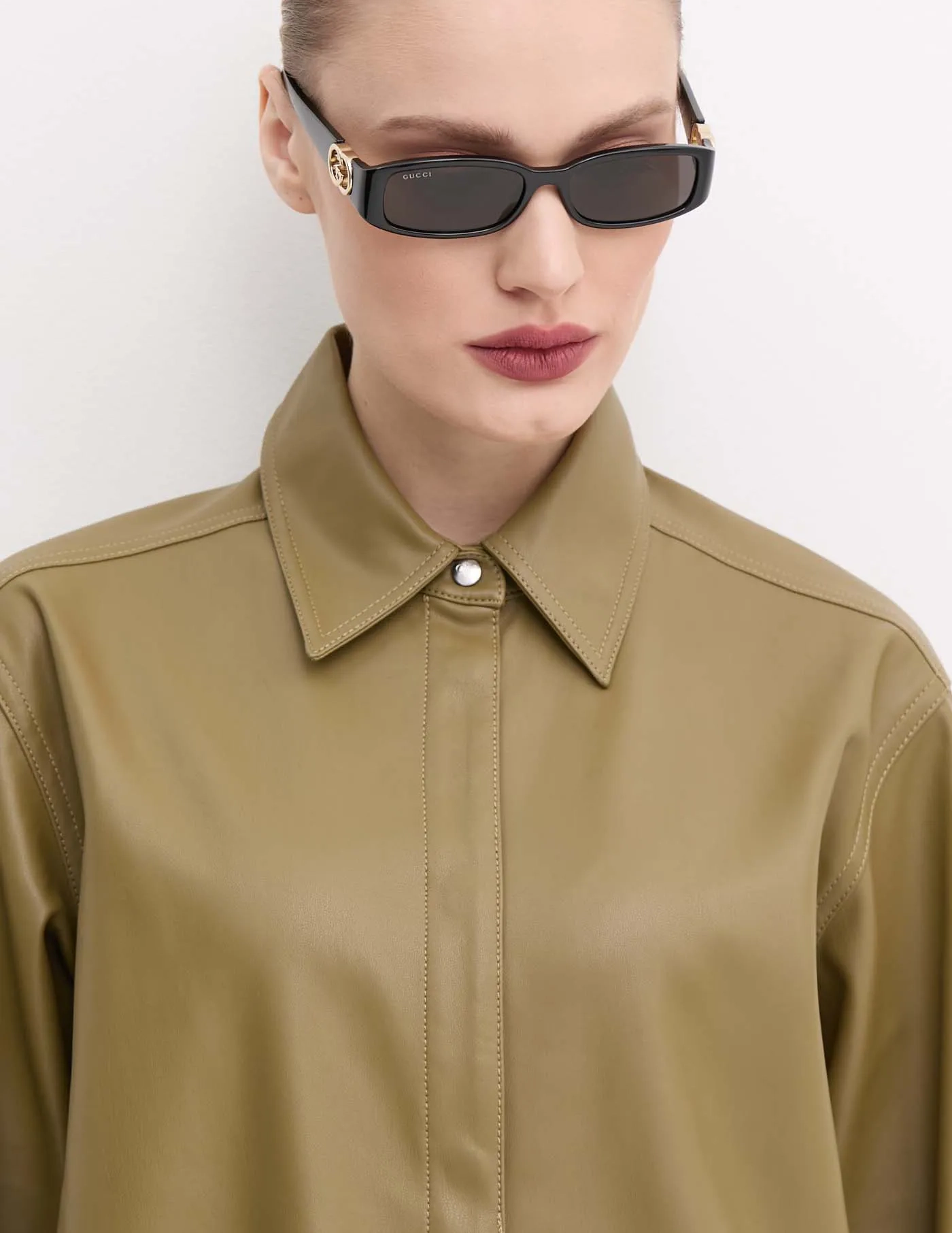 Солнцезащитные очки Gucci, черный
Солнцезащитные очки Gucci, черный