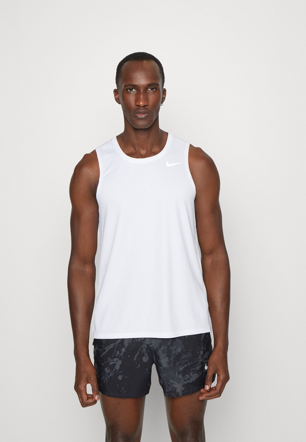 Майка Nike MILER TANK, цвет White/Reflective Silver
Майка Nike MILER TANK, цвет White/Reflective Silver