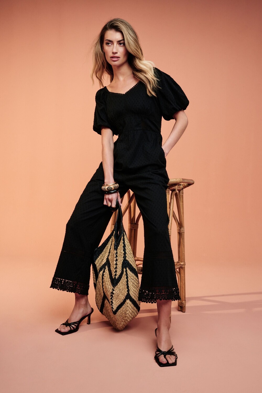 Фактурный комбинезон добби с короткими рукавами Next, черный
Фактурный комбинезон добби с короткими рукавами Next, черный