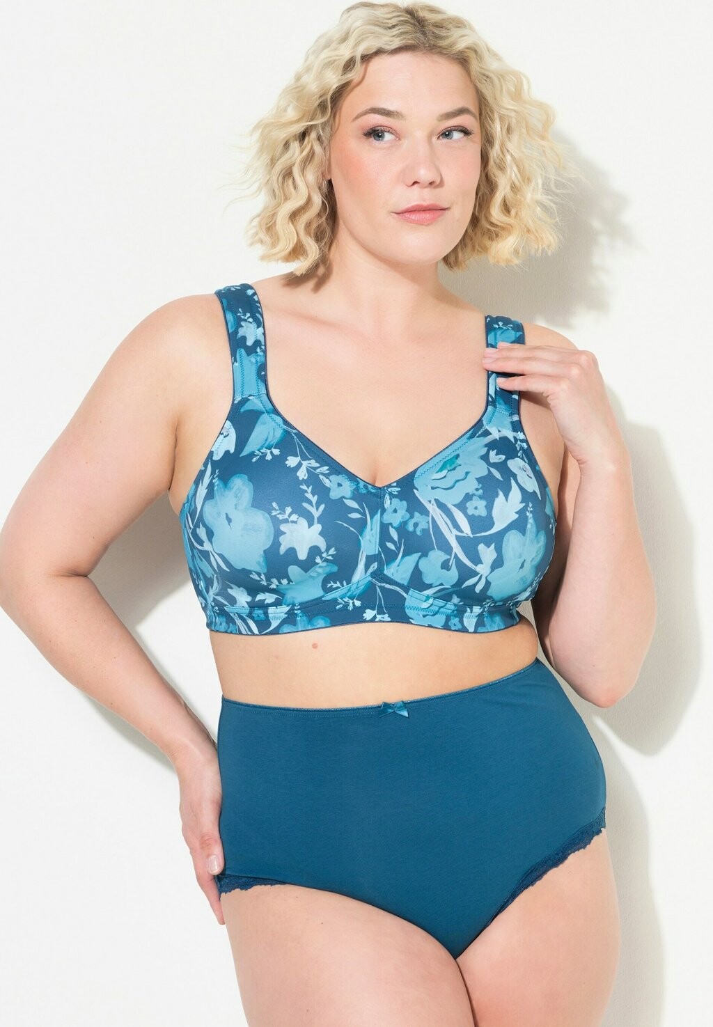 Треугольный бюстгальтер Ulla Popken, бирюзовый
Треугольный бюстгальтер Ulla Popken, бирюзовый