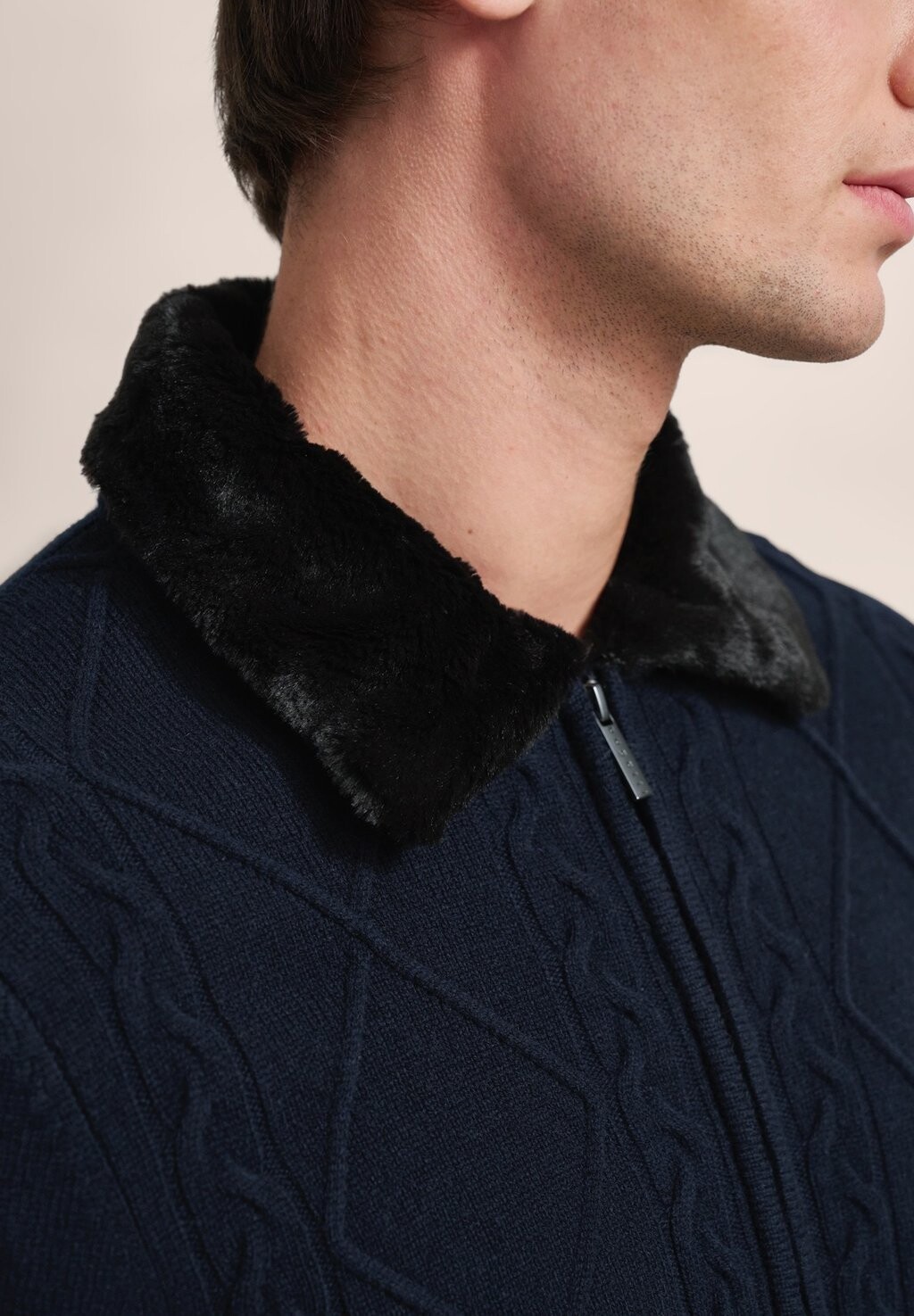 Кардиган bugatti, темно-синий
Кардиган bugatti, темно-синий