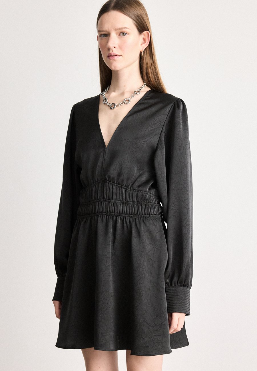 Платье BOSS DEPLY, Open Grey/Dark Grey
Платье BOSS DEPLY, Open Grey/Dark Grey