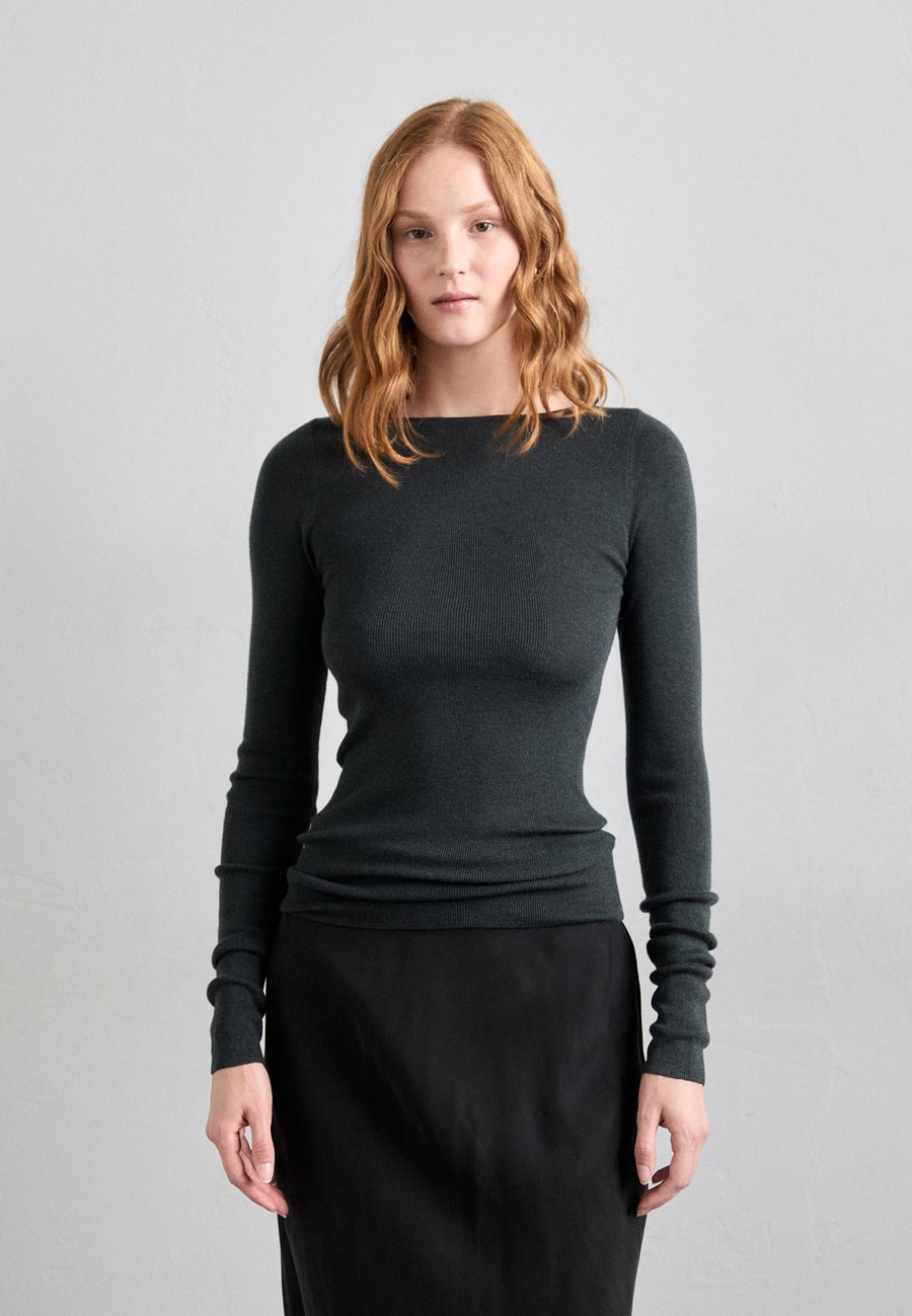 Джемпер Tiger of Sweden KATHRIN, Midnight Green/Green
Джемпер Tiger of Sweden KATHRIN, Midnight Green/Green