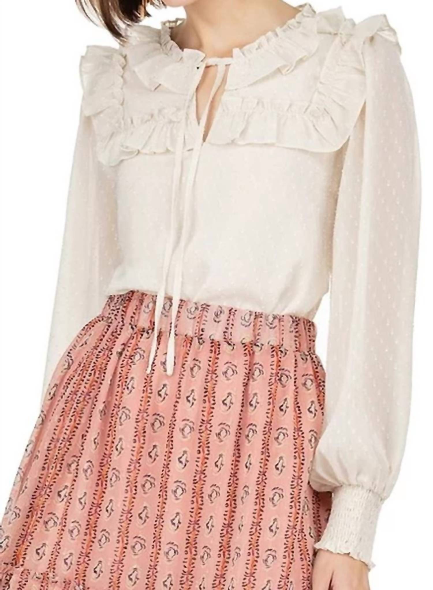 Блузка с отделкой оборками цвета слоновой кости Joy Joy
Блузка с отделкой оборками цвета слоновой кости Joy Joy