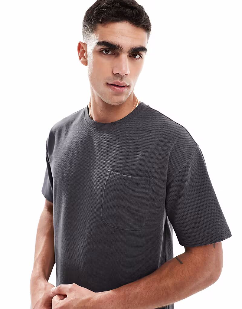 Футболка New Look с вафельным узором черного цвета
Футболка New Look с вафельным узором черного цвета