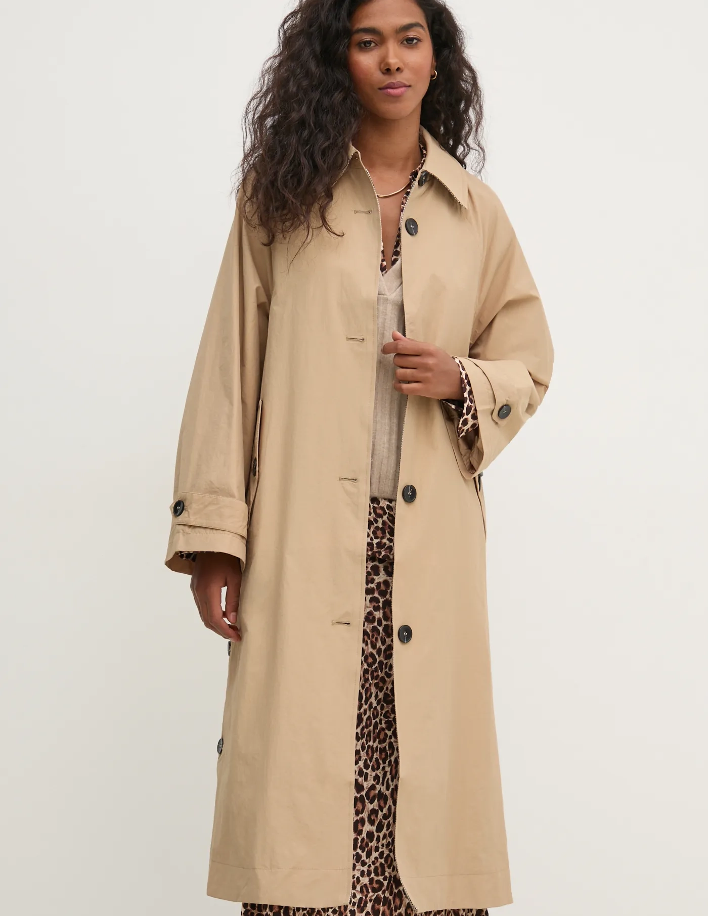 Плащ Hoss Intropia, бежевый
Плащ Hoss Intropia, бежевый