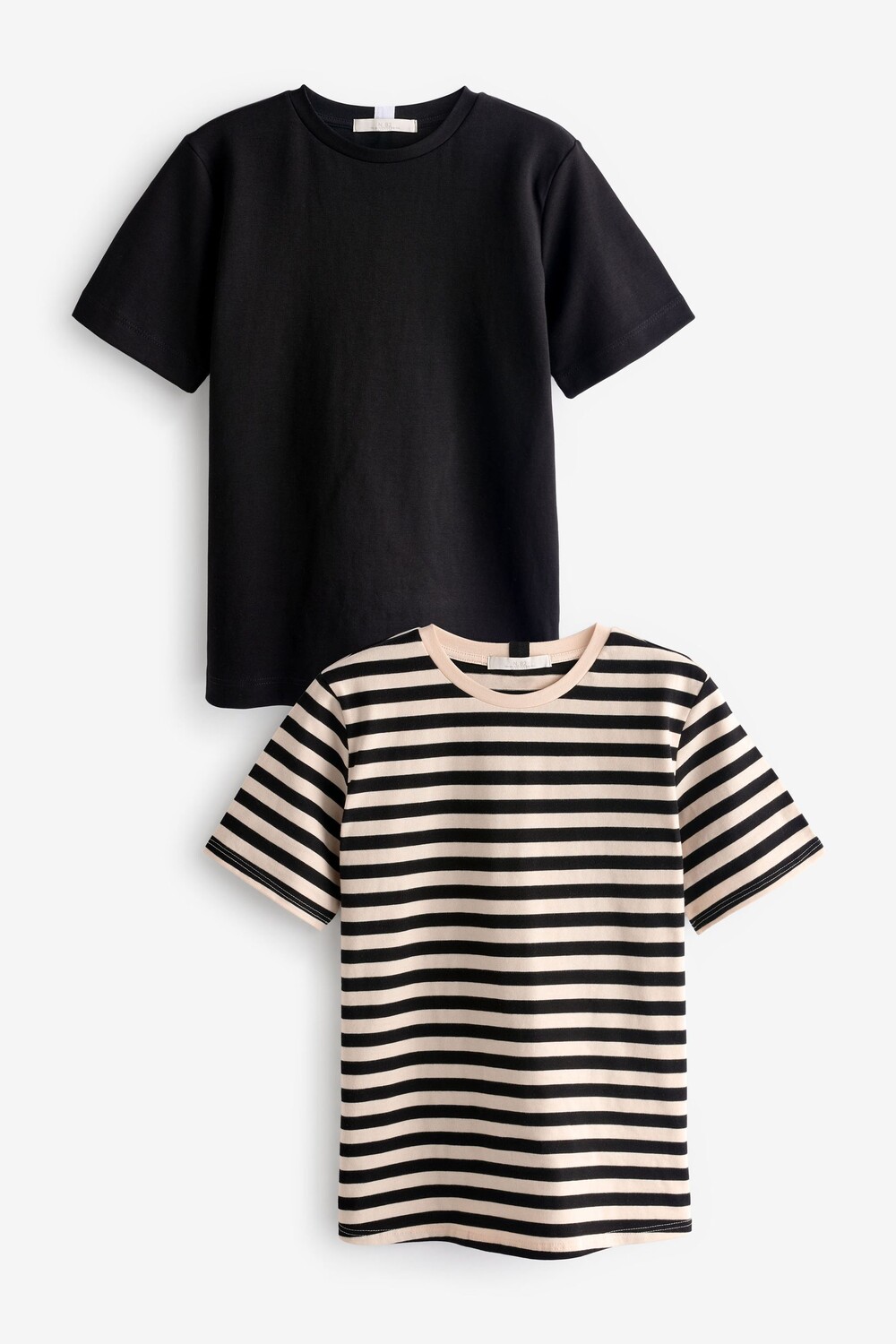 Футболки с коротким рукавом, 2 шт в упаковке Next, черный
Футболки с коротким рукавом, 2 шт в упаковке Next, черный