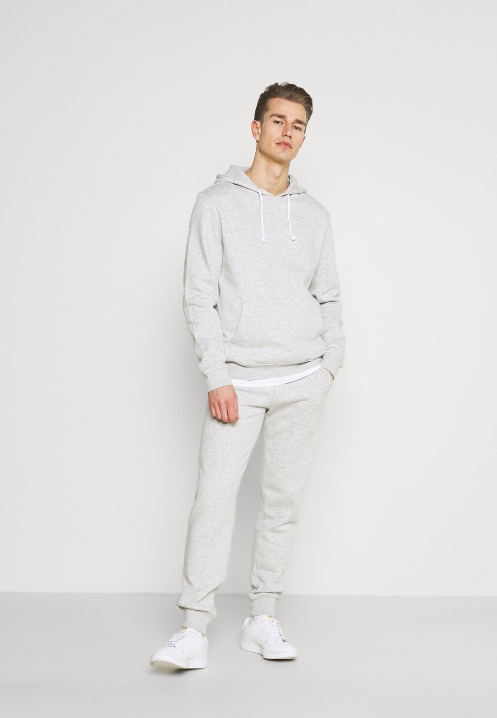 Спортивные брюки BASIC 2 PACK Pier One, светло-серый в крапинку/темно-синий в крапинку
Спортивные брюки BASIC 2 PACK Pier One, светло-серый в крапинку/темно-синий в крапинку