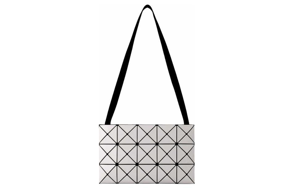 ISSEY MIYAKE Маленькая квадратная сумка из ПВХ через плечо на ремне женская светло-серая белая
ISSEY MIYAKE Маленькая квадратная сумка из ПВХ через плечо на ремне женская светло-серая белая