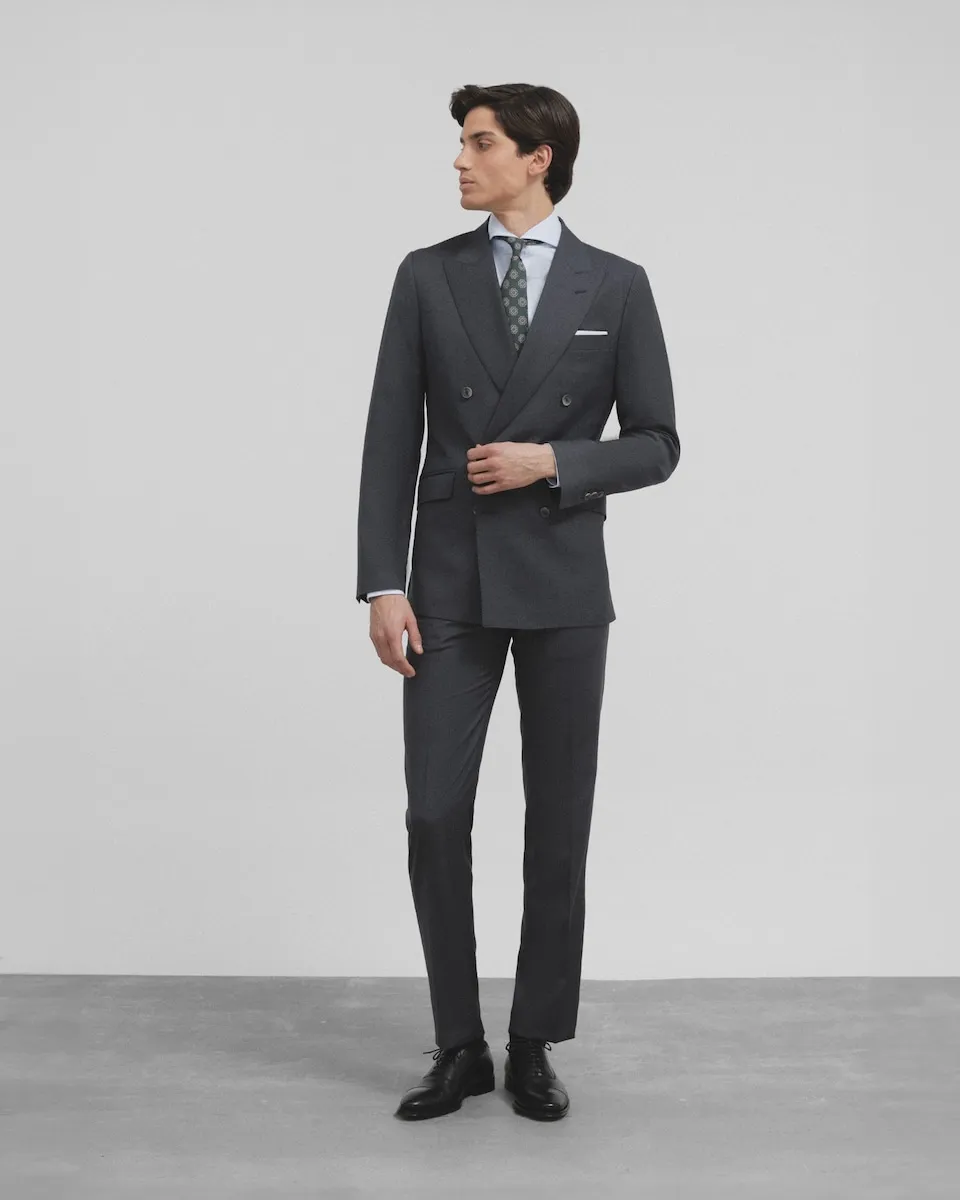 Классические однотонные серые мужские брюки Silbon, серый
Классические однотонные серые мужские брюки Silbon, серый