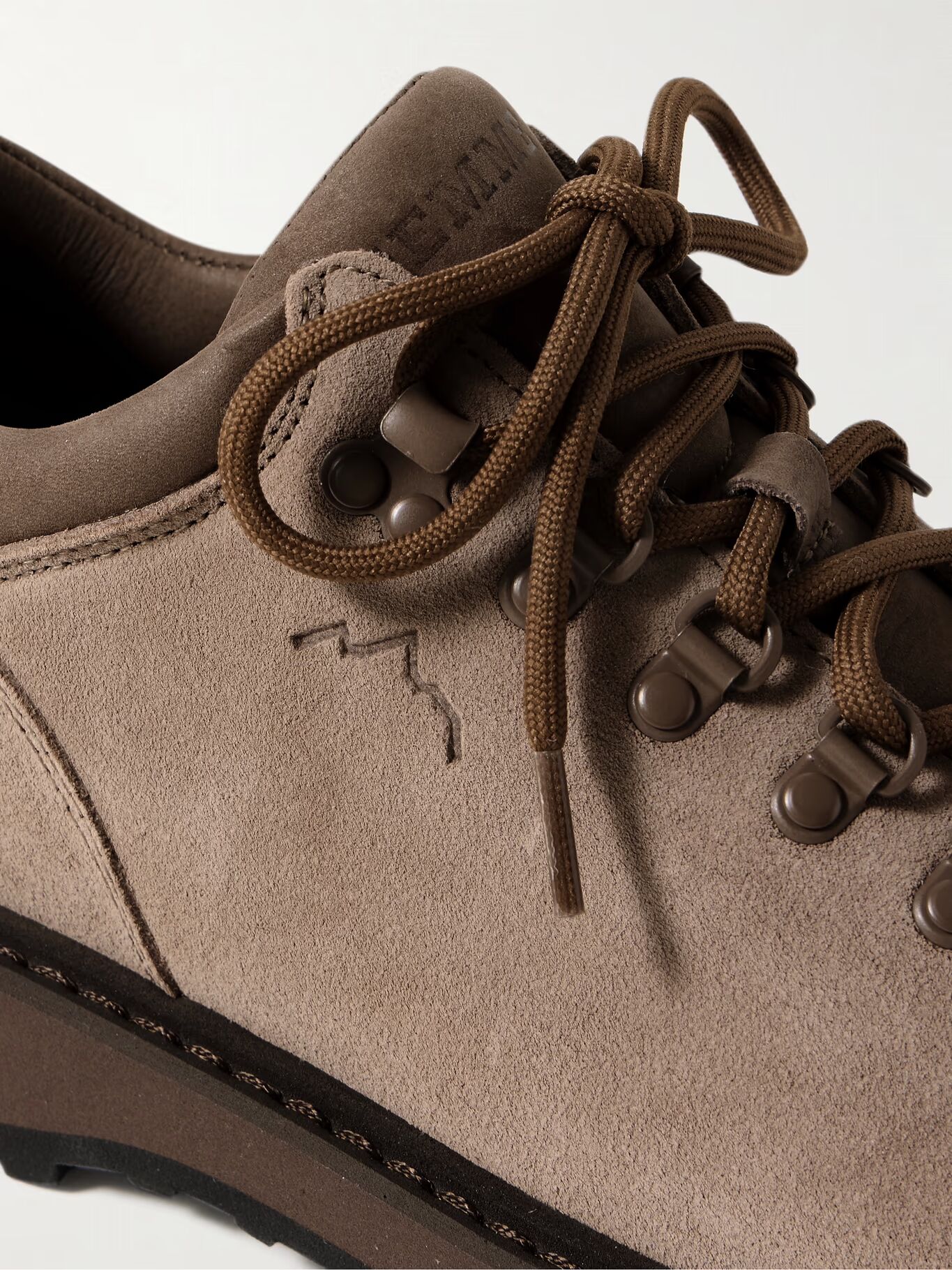 Кроссовки Cornaro из замши с резиновой отделкой DIEMME, светло-коричневый
Кроссовки Cornaro из замши с резиновой отделкой DIEMME, светло-коричневый