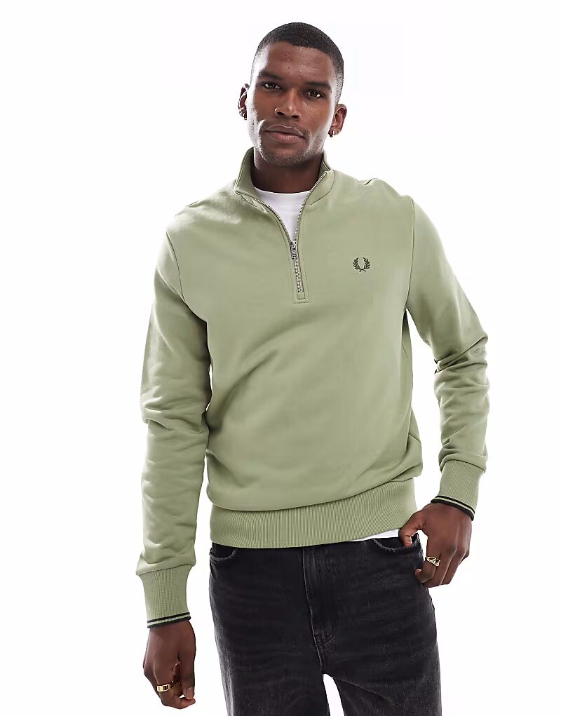 Толстовка Fred Perry с застежкой-молнией на половину длины зеленого цвета
Толстовка Fred Perry с застежкой-молнией на половину длины зеленого цвета
