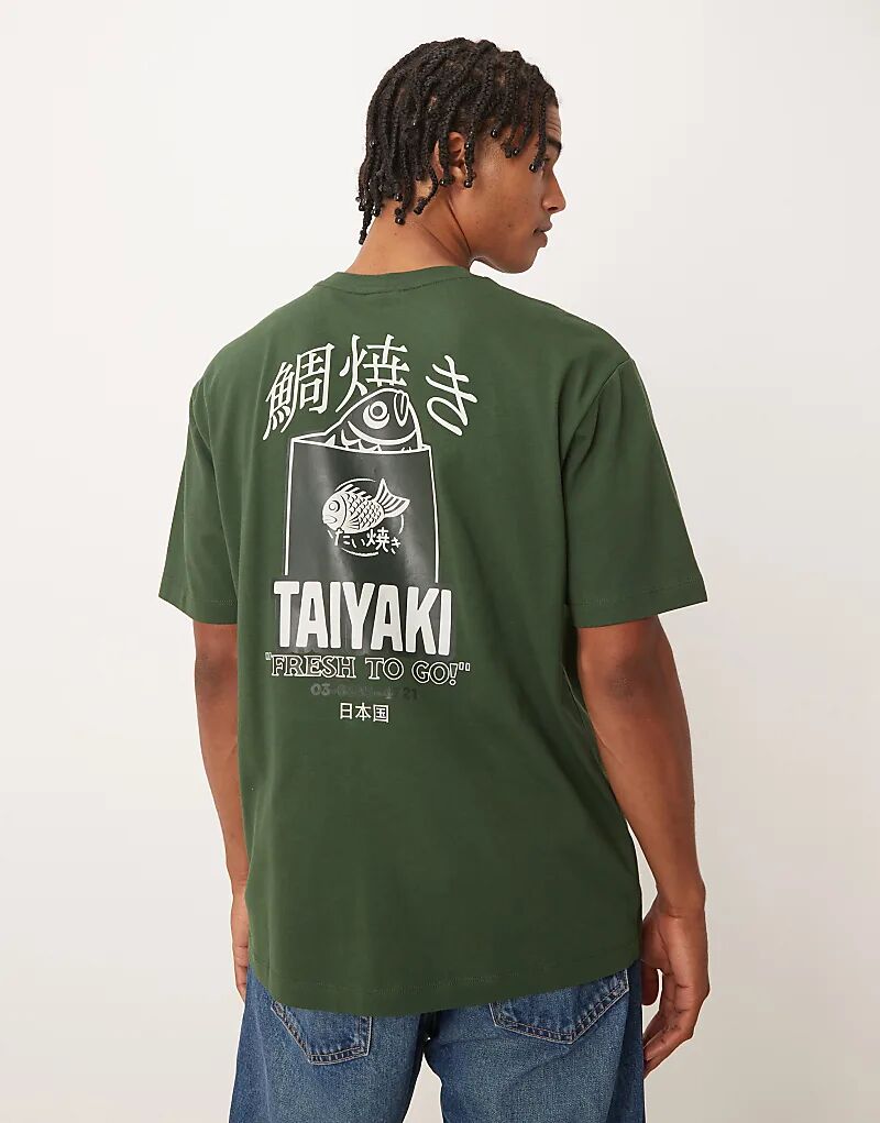 Свободная футболка ASOS DESIGN с сувенирным принтом темно-зеленого цвета
Свободная футболка ASOS DESIGN с сувенирным принтом темно-зеленого цвета