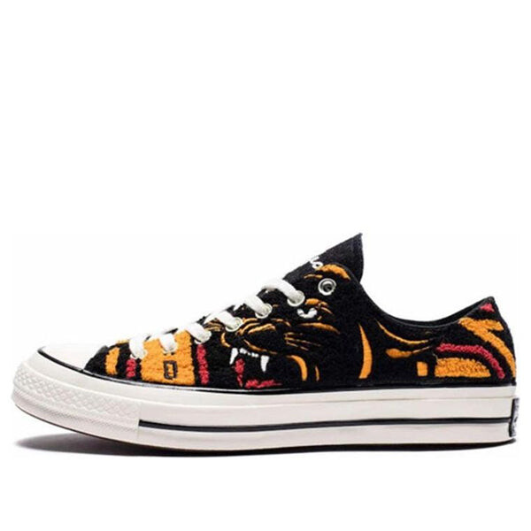 Кроссовки undefeated x chuck 70 'varsity jacket' Converse, черный
Кроссовки undefeated x chuck 70 'varsity jacket' Converse, черный