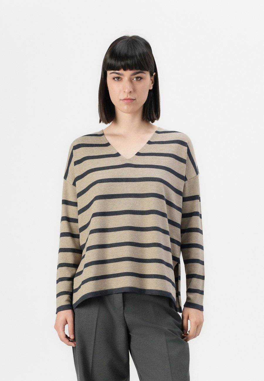 Джемпер ONLY ONLAMALIO LIFE V NECK, Humus/Beige
Джемпер ONLY ONLAMALIO LIFE V NECK, Humus/Beige