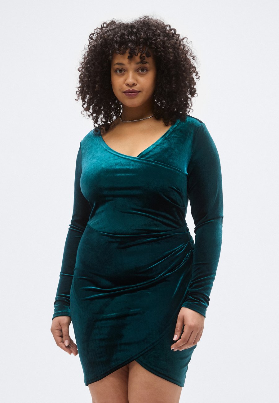 Платье ONLY Carmakoma CARDAIZA WRAP DRAPE DRESS, Teal Green/Teal
Платье ONLY Carmakoma CARDAIZA WRAP DRAPE DRESS, Teal Green/Teal