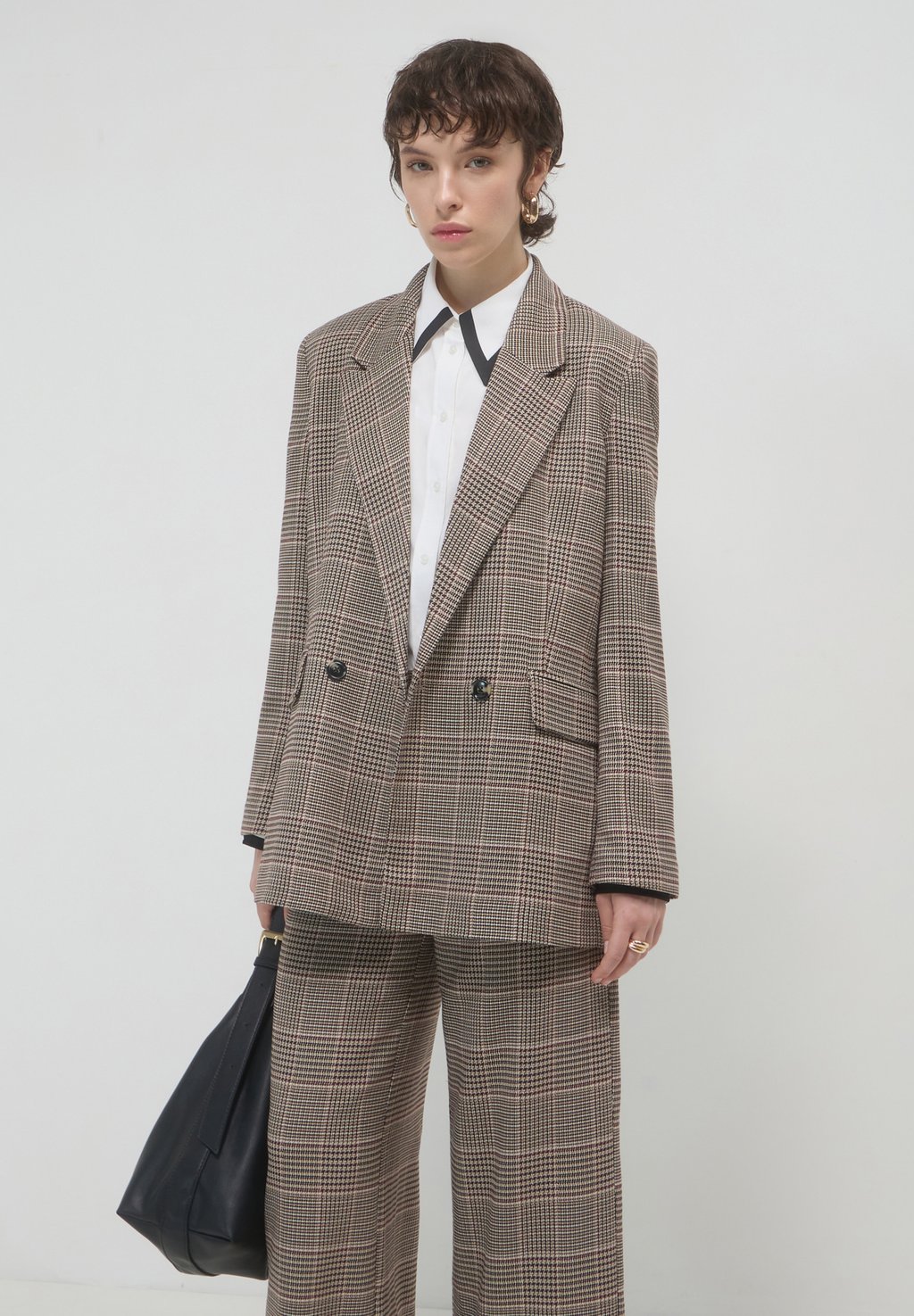 Блейзер DOPPIOPETTO FANTASIA PRINCIPE DI GALLES Calliope, коричневый
Блейзер DOPPIOPETTO FANTASIA PRINCIPE DI GALLES Calliope, коричневый