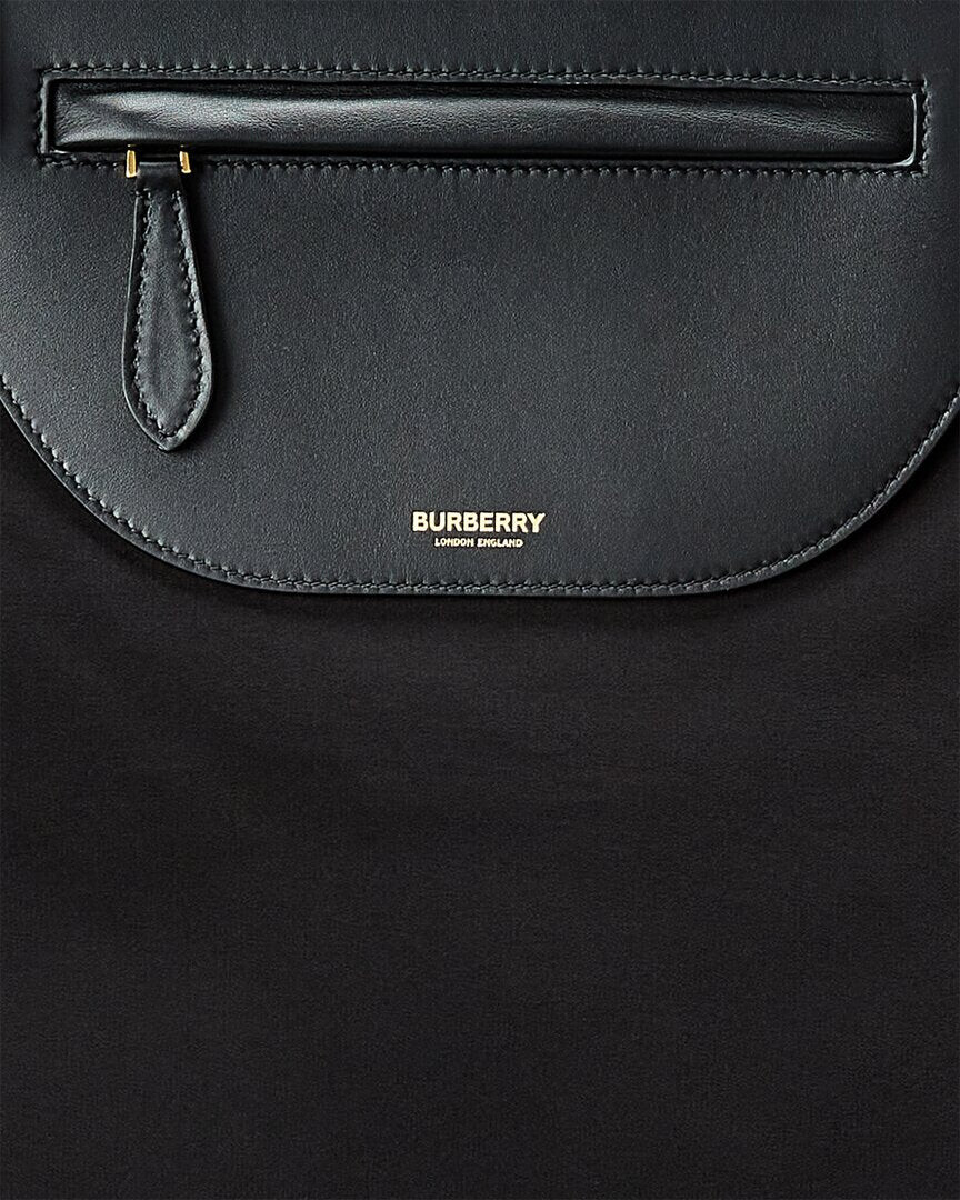 Клатч Burberry Olympia из парусины и кожи с бахромой, черный
Клатч Burberry Olympia из парусины и кожи с бахромой, черный