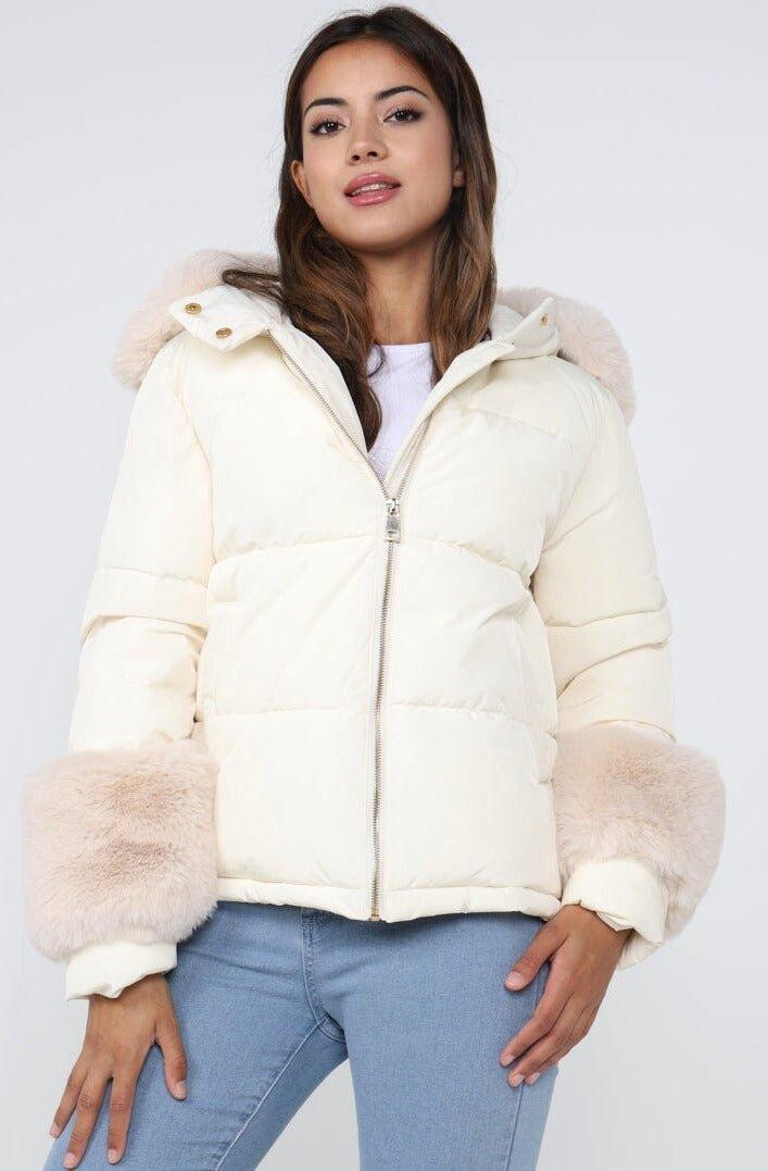 Пуховик с манжетами из искусственного меха и капюшоном Love Sunshine, белый
Пуховик с манжетами из искусственного меха и капюшоном Love Sunshine, белый