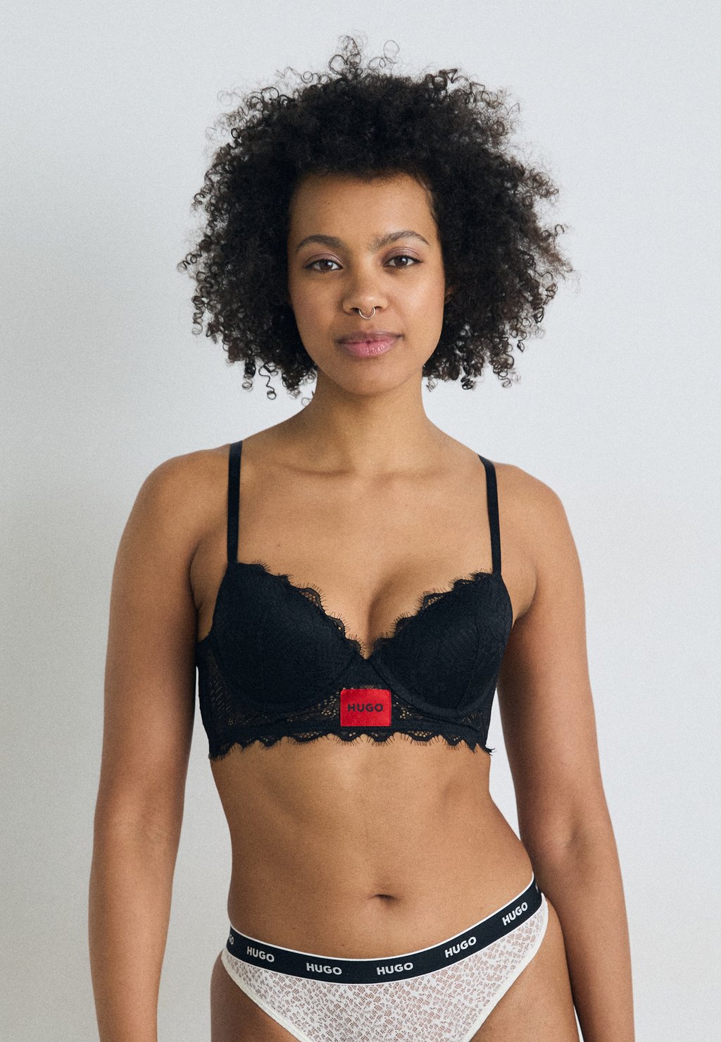 Бюстгальтер пуш-ап HUGO, черный
Бюстгальтер пуш-ап HUGO, черный