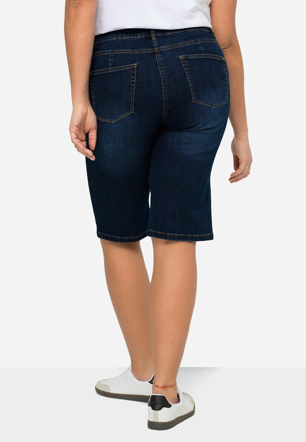 Джинсовые шорты MID WAIST BERMUDA WITH STRETCH Angel of Style, темно-синий
Джинсовые шорты MID WAIST BERMUDA WITH STRETCH Angel of Style, темно-синий