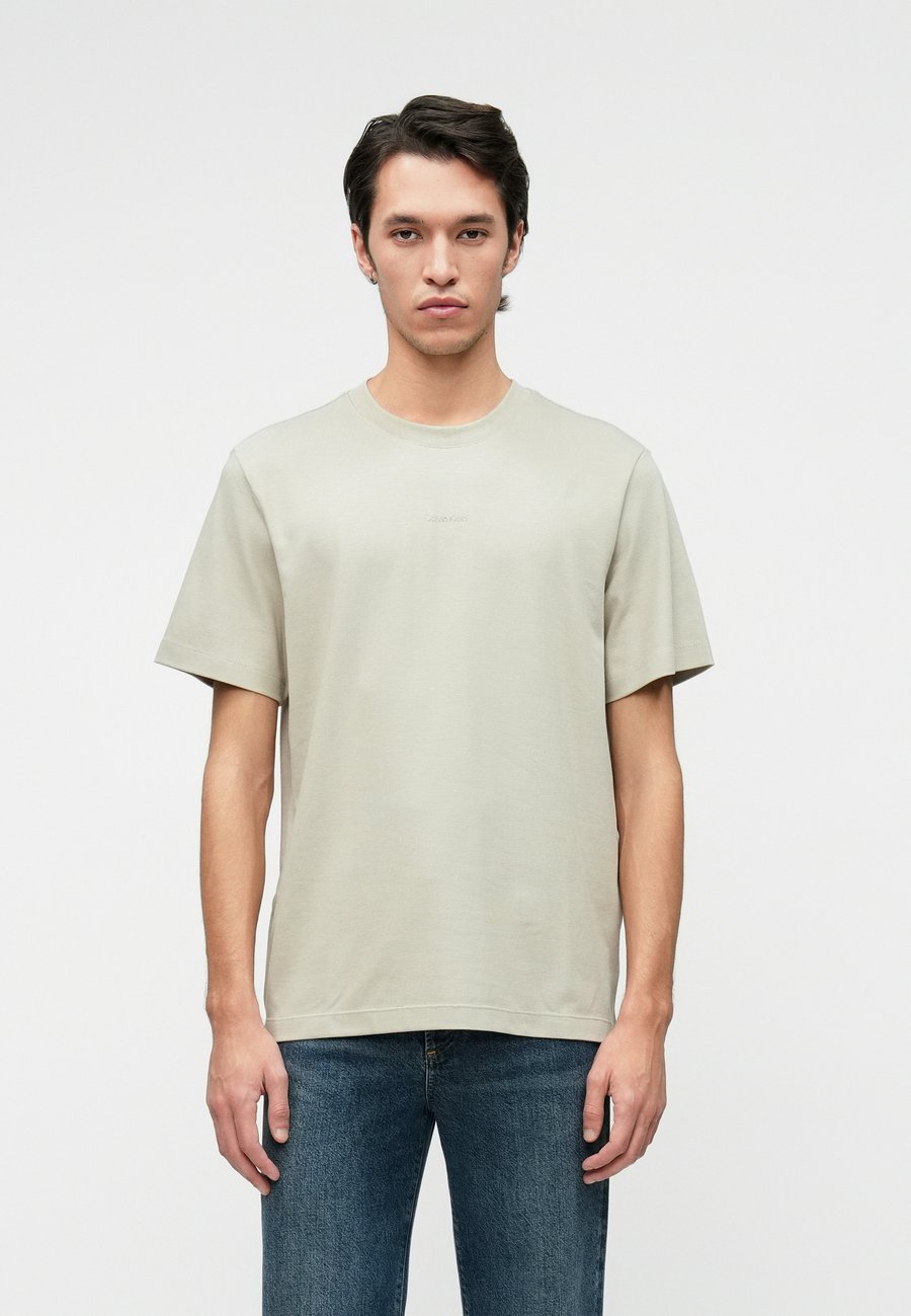 Футболка Calvin Klein TEE, Ancient Marble/Sand, Бежевый, Футболка Calvin Klein TEE, Ancient Marble/Sand
Футболка Calvin Klein TEE, Ancient Marble/Sand, Бежевый, Футболка Calvin Klein TEE, Ancient Marble/Sand