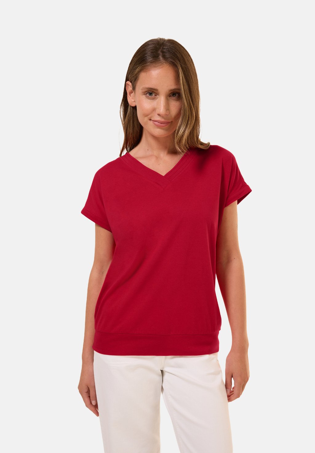 Базовая футболка V-NECK Cecil, металлик красный
Базовая футболка V-NECK Cecil, металлик красный