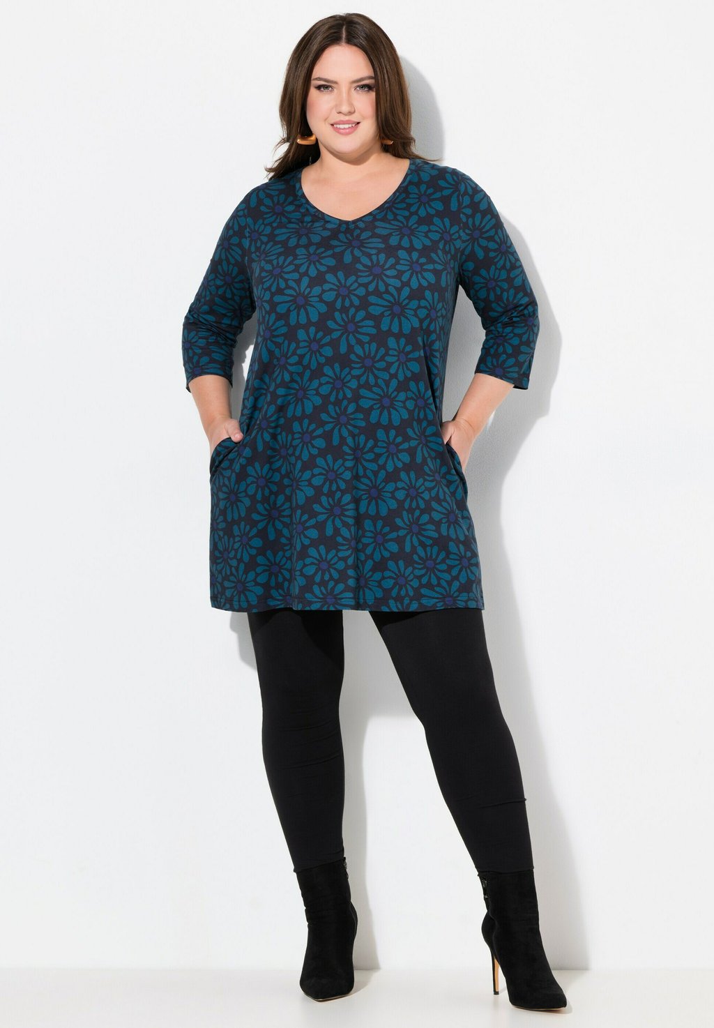 Топ с длинными рукавами FLOWER PRINT 3/4 SLEEVE Ulla Popken, черный 
Топ с длинными рукавами FLOWER PRINT 3/4 SLEEVE Ulla Popken, черный