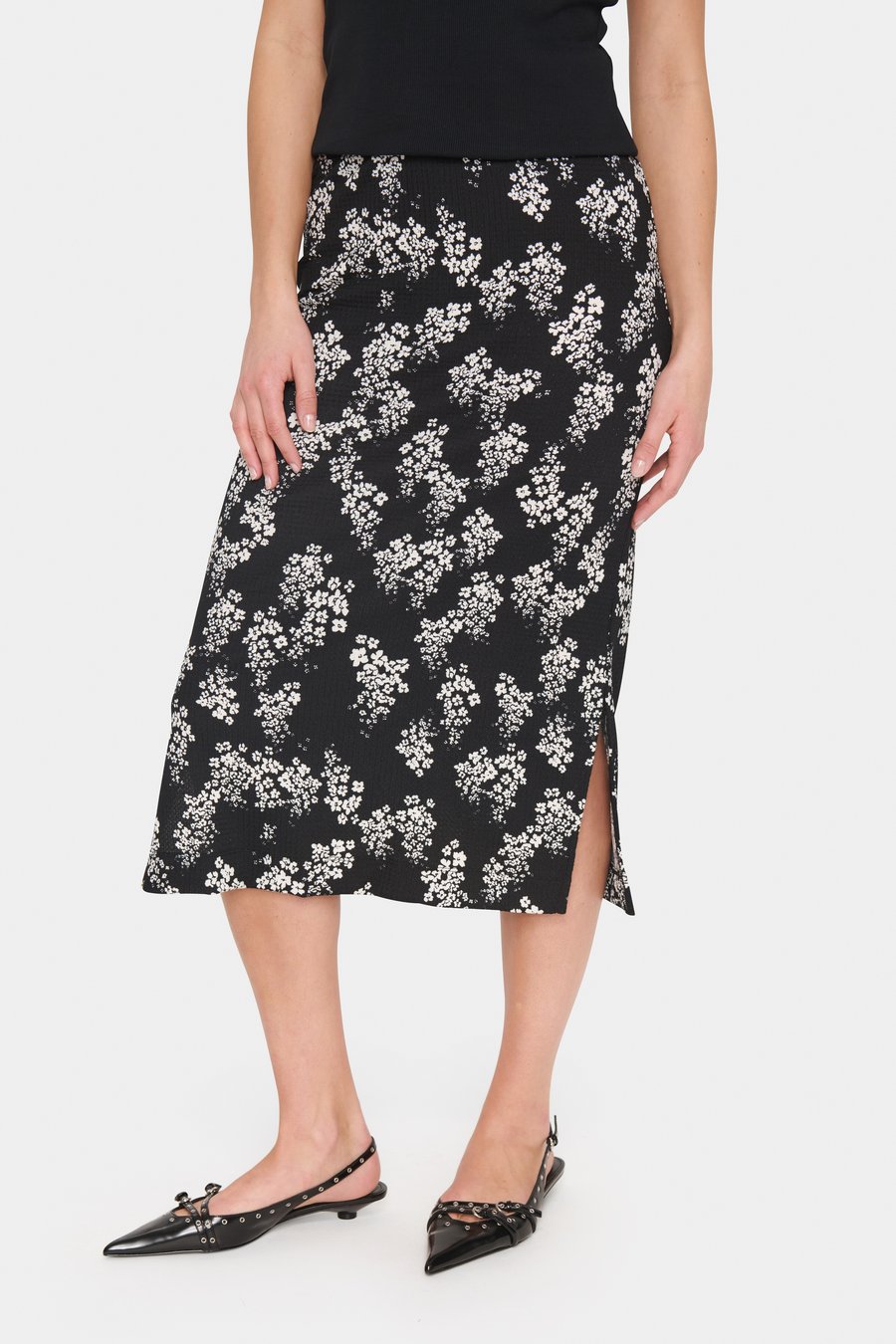 Юбка Saint Tropez LENYA, Black Flower Lane/Black
Юбка Saint Tropez LENYA, Black Flower Lane/Black