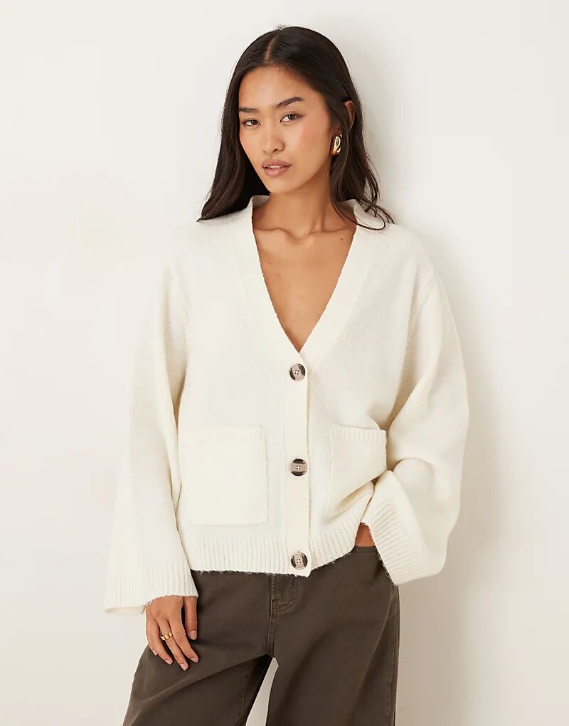 Свободный вязаный кардиган Gina Tricot с карманами кремового цвета
Свободный вязаный кардиган Gina Tricot с карманами кремового цвета