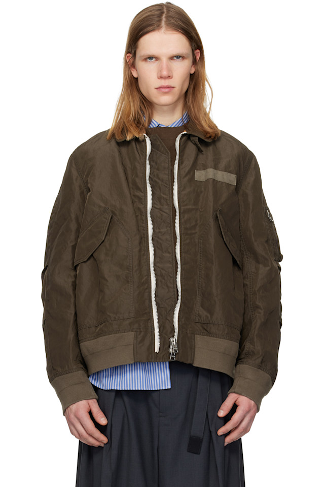 Sacai Бомбер из нейлоновой саржи цвета хаки с обработкой
Sacai Бомбер из нейлоновой саржи цвета хаки с обработкой