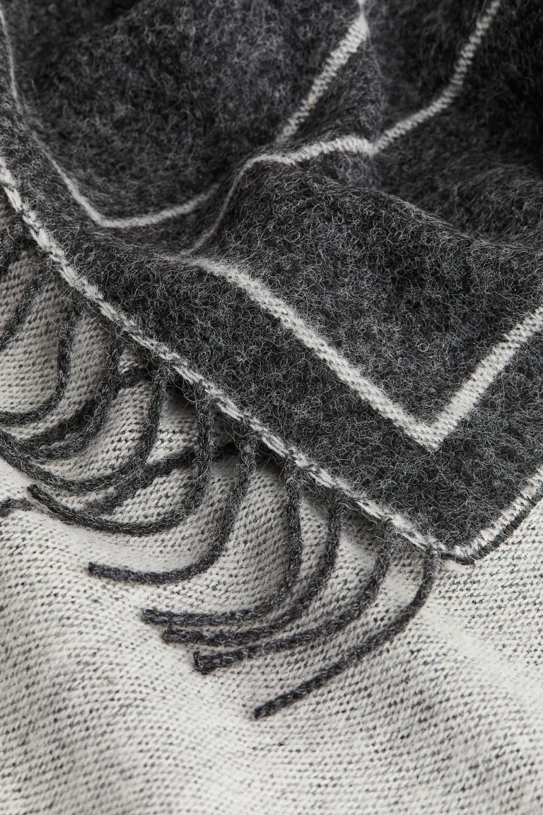 Шарф с бахромой H&M, белый
Шарф с бахромой H&M, белый